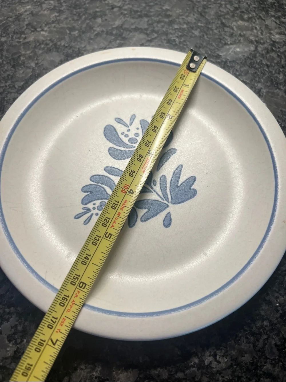 Blue Pfaltzgraff Yorktowne Floral Stoneware salad or dessert  Plates - Set of 4